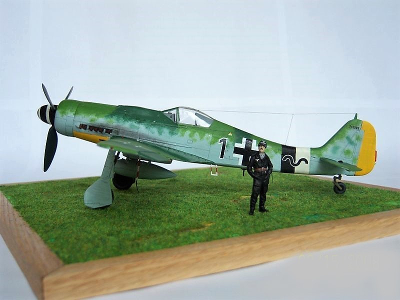 Focke-Wulf Fw 190 D-9 von Lothar Greifenberg – Italeri 1/48 | EPMC Dresden